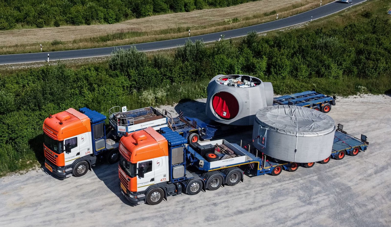 Out of gauge project cargo convoy